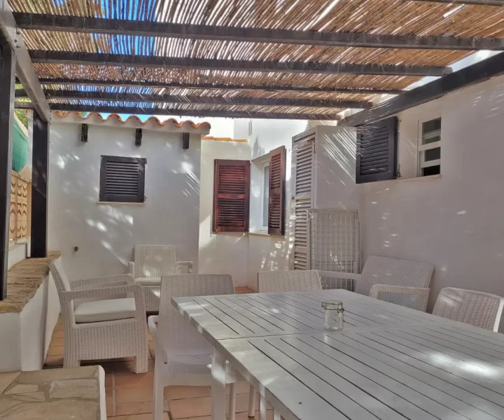 Pergola frangisole con tavolo - Casetta indipendente con giardino - Es Pujols, Formentera